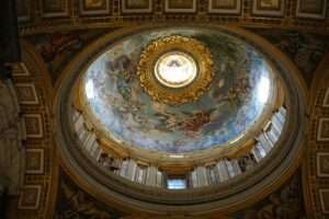 Vatican museum, sistine chapel and st peter basilica Regular guided tours